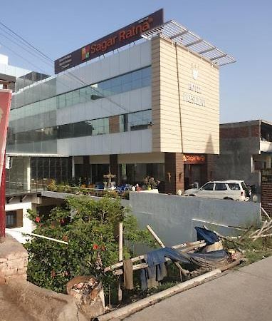 Hotel President Bharwain Bagian luar foto