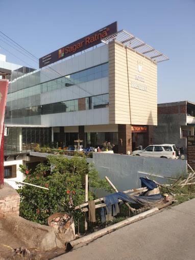 Hotel President Bharwain Bagian luar foto